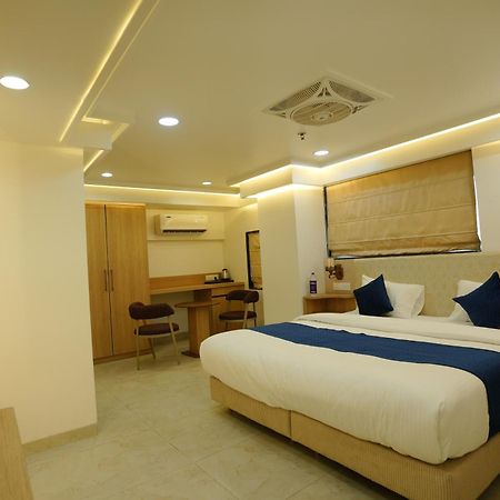 Hotel 6 Seasons, Koregoan Park, بونة المظهر الخارجي الصورة
