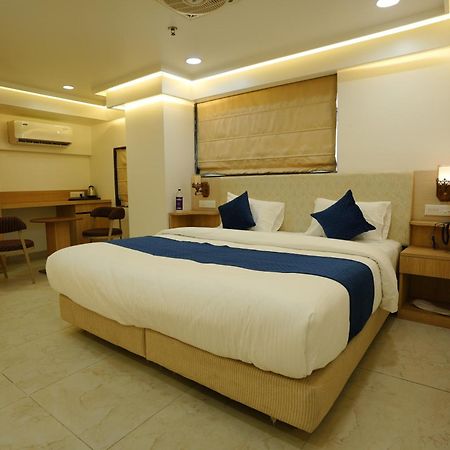Hotel 6 Seasons, Koregoan Park, بونة المظهر الخارجي الصورة