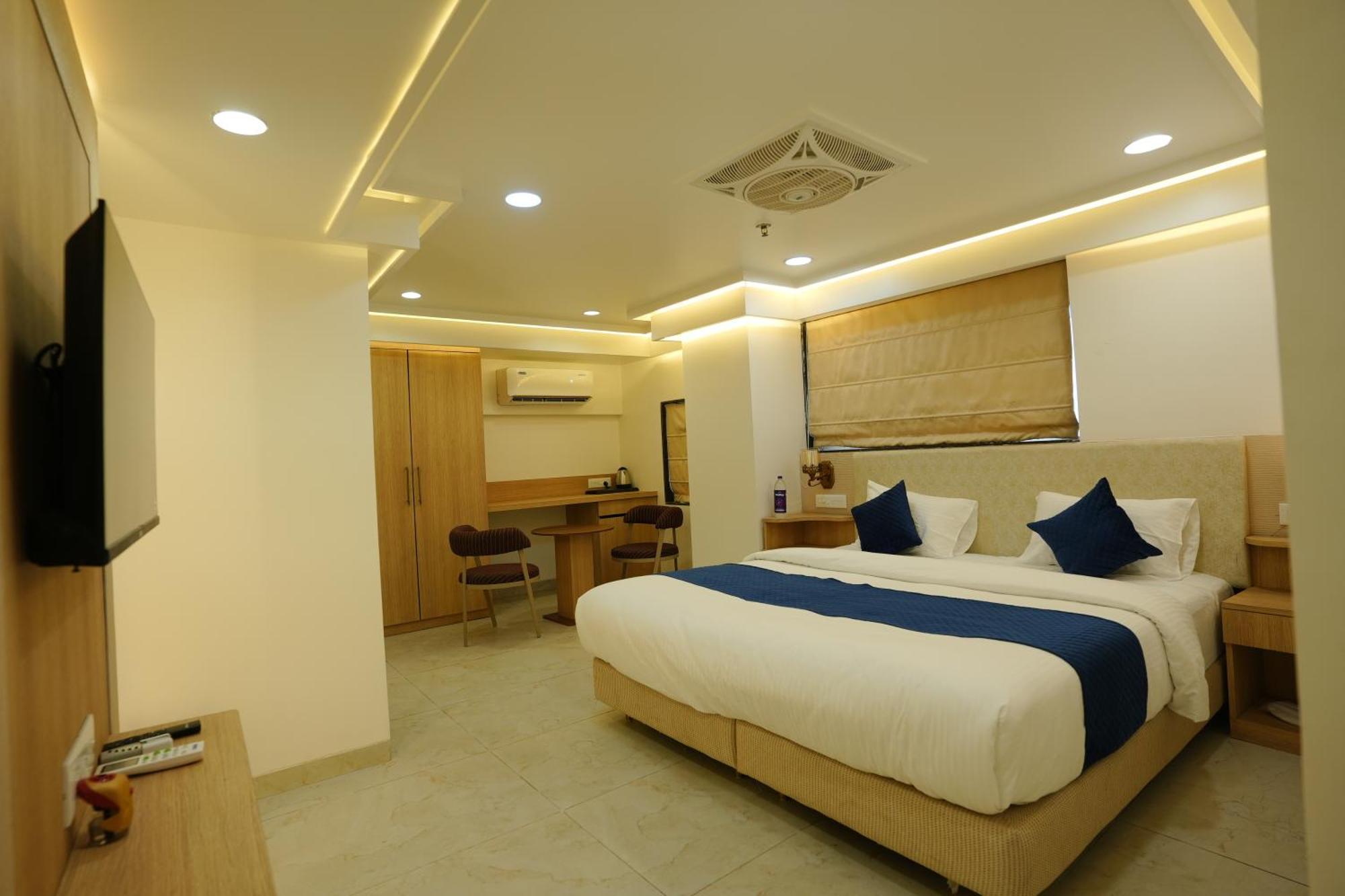 Hotel 6 Seasons, Koregoan Park, بونة المظهر الخارجي الصورة