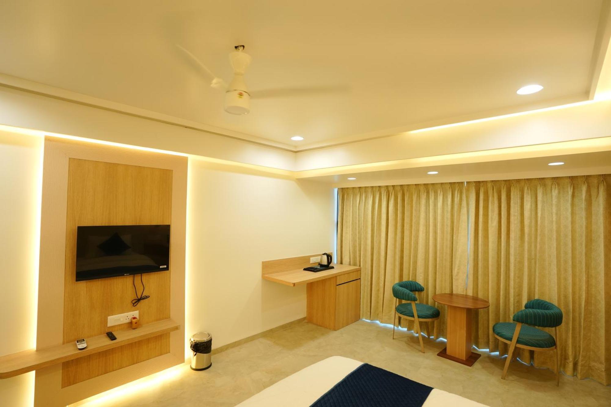 Hotel 6 Seasons, Koregoan Park, بونة المظهر الخارجي الصورة
