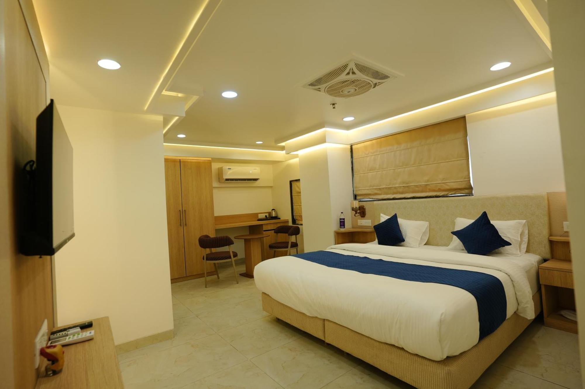 Hotel 6 Seasons, Koregoan Park, بونة المظهر الخارجي الصورة