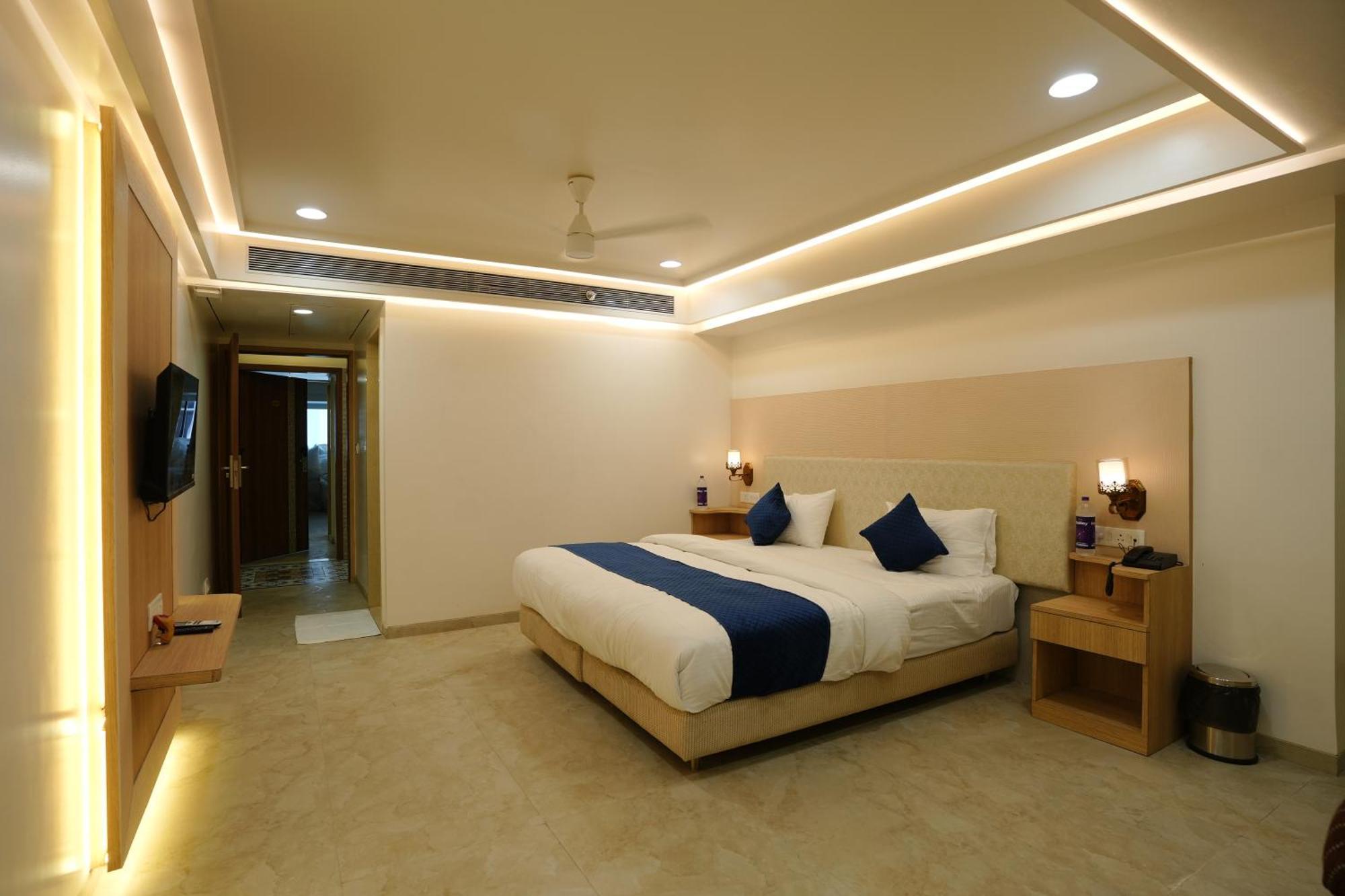 Hotel 6 Seasons, Koregoan Park, بونة المظهر الخارجي الصورة