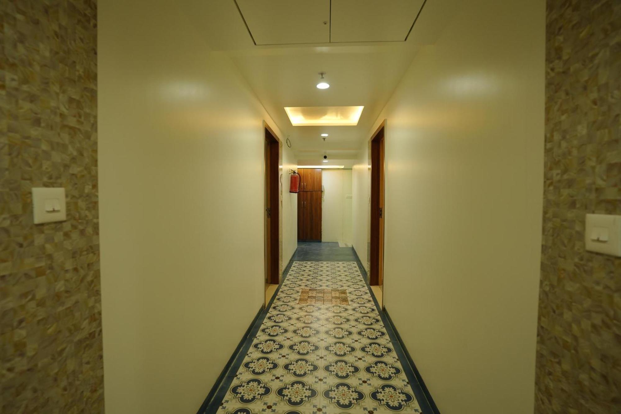 Hotel 6 Seasons, Koregoan Park, بونة المظهر الخارجي الصورة