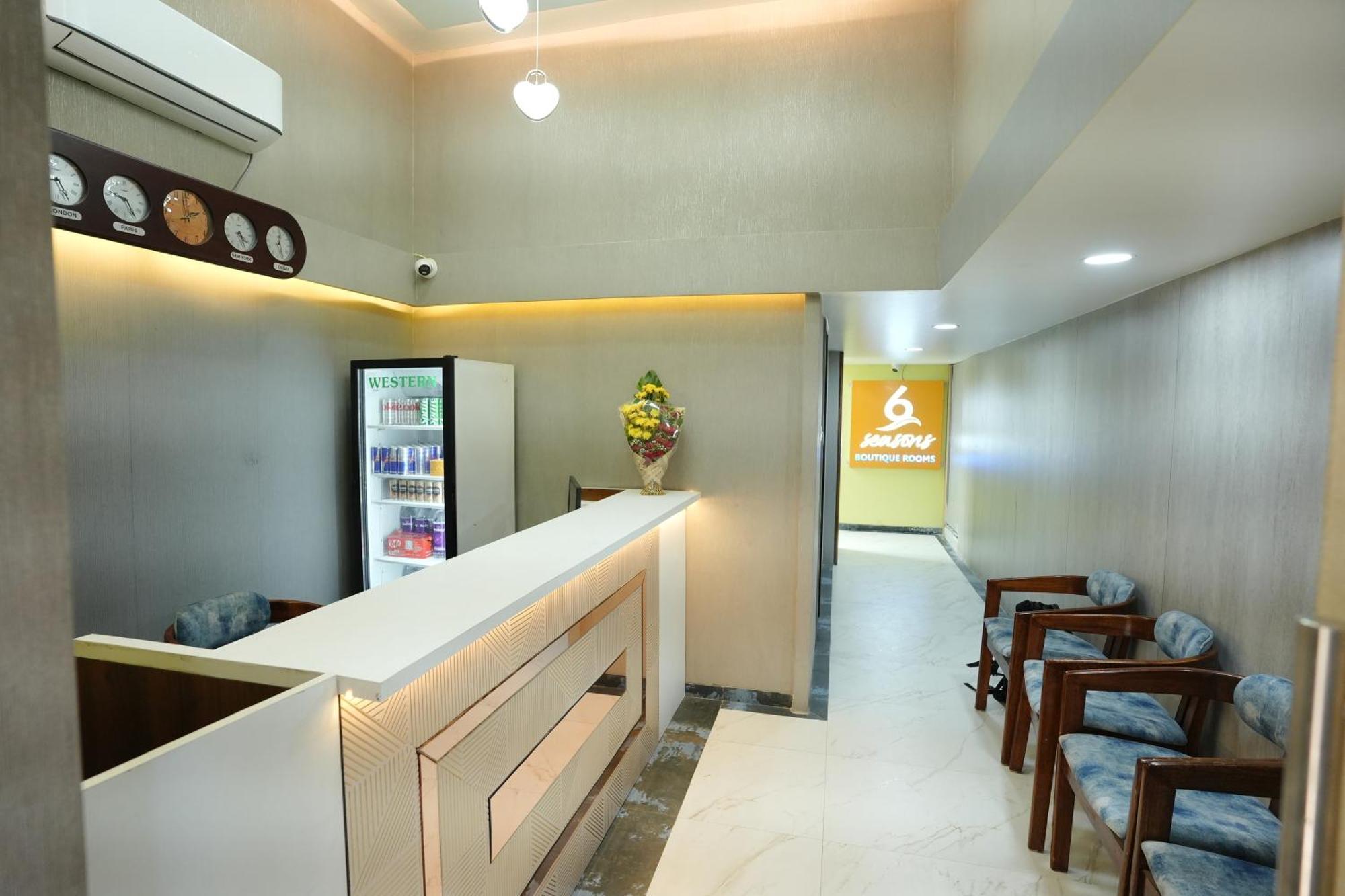 Hotel 6 Seasons, Koregoan Park, بونة المظهر الخارجي الصورة