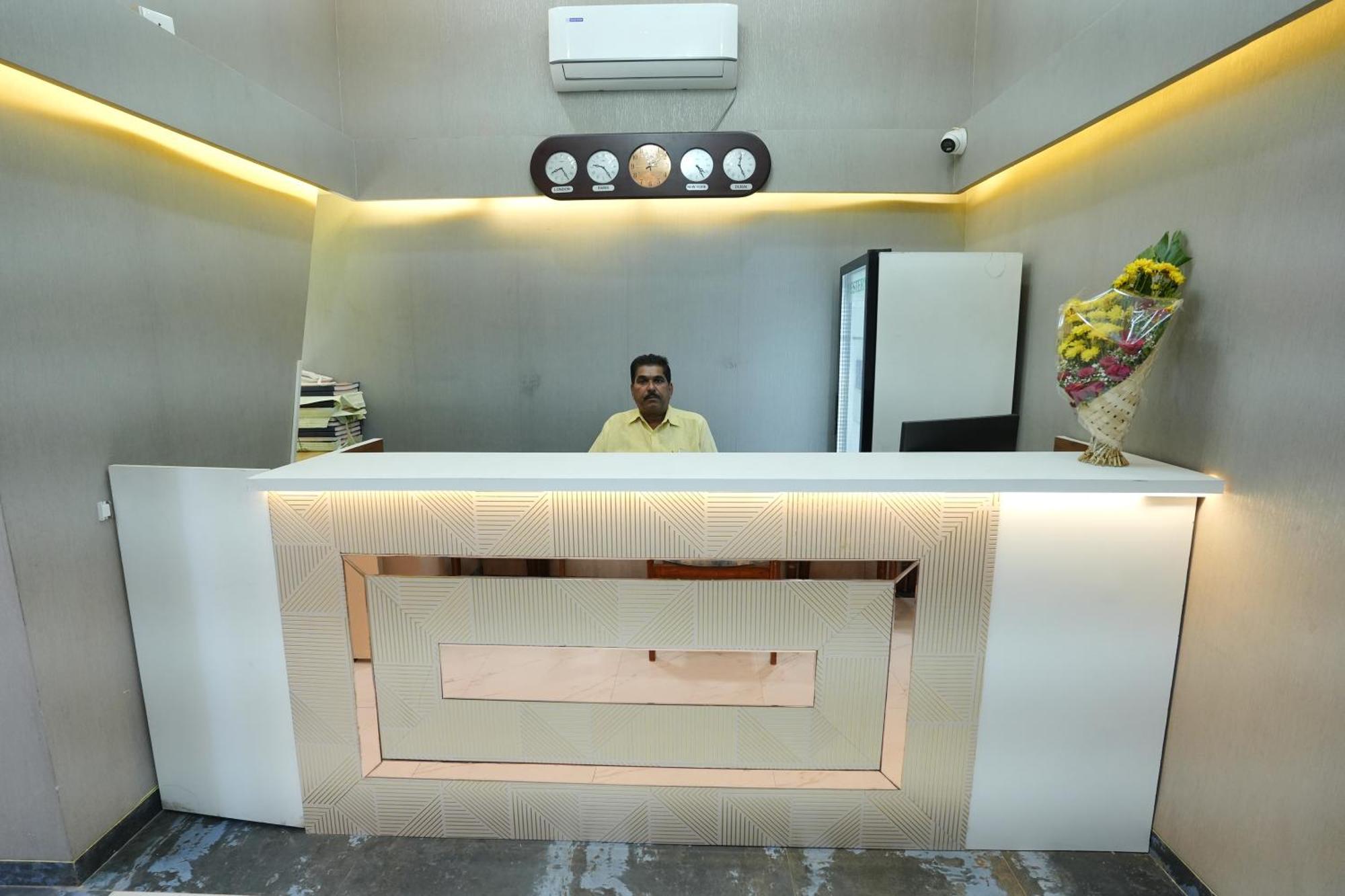 Hotel 6 Seasons, Koregoan Park, بونة المظهر الخارجي الصورة