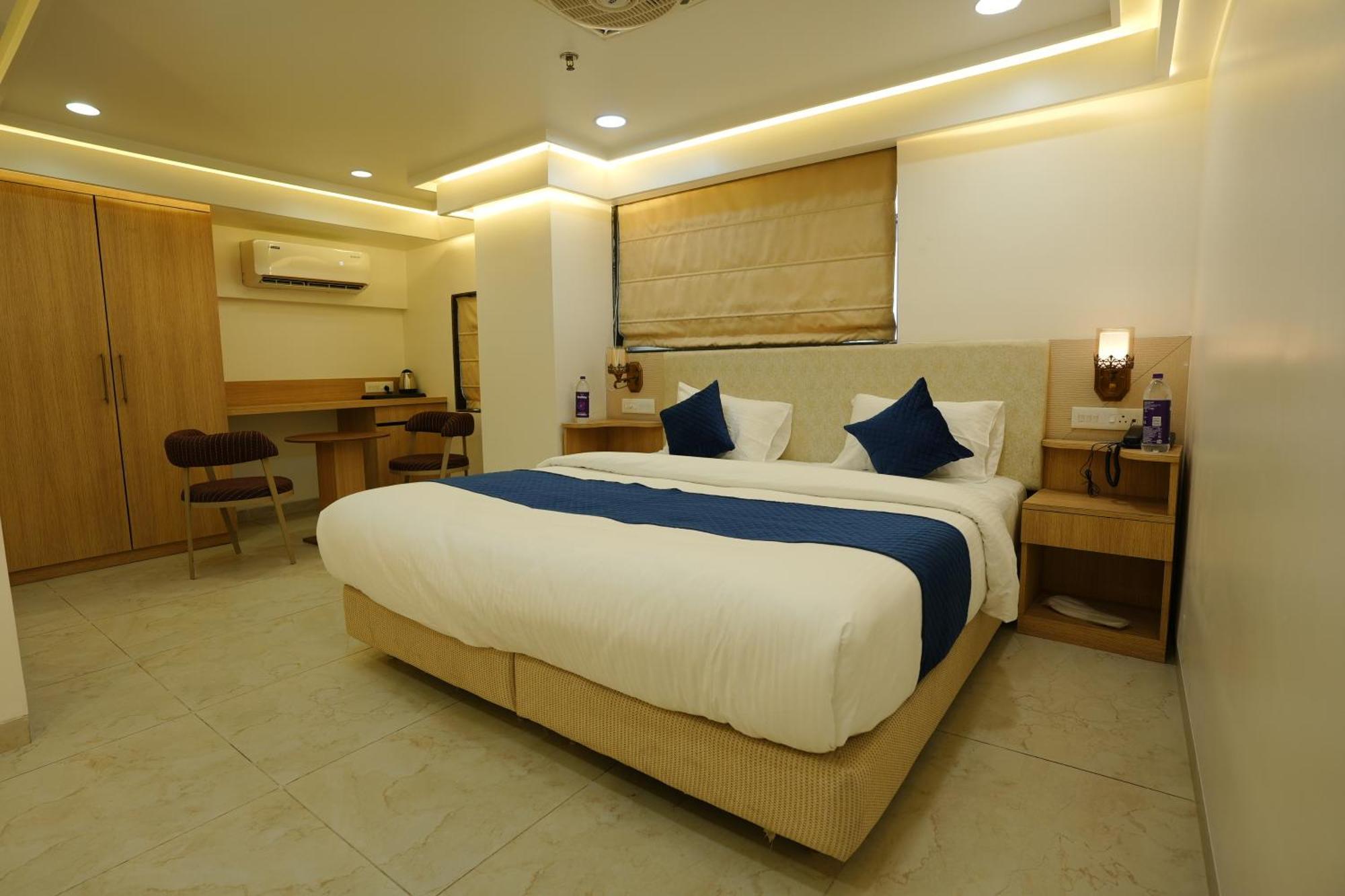 Hotel 6 Seasons, Koregoan Park, بونة المظهر الخارجي الصورة