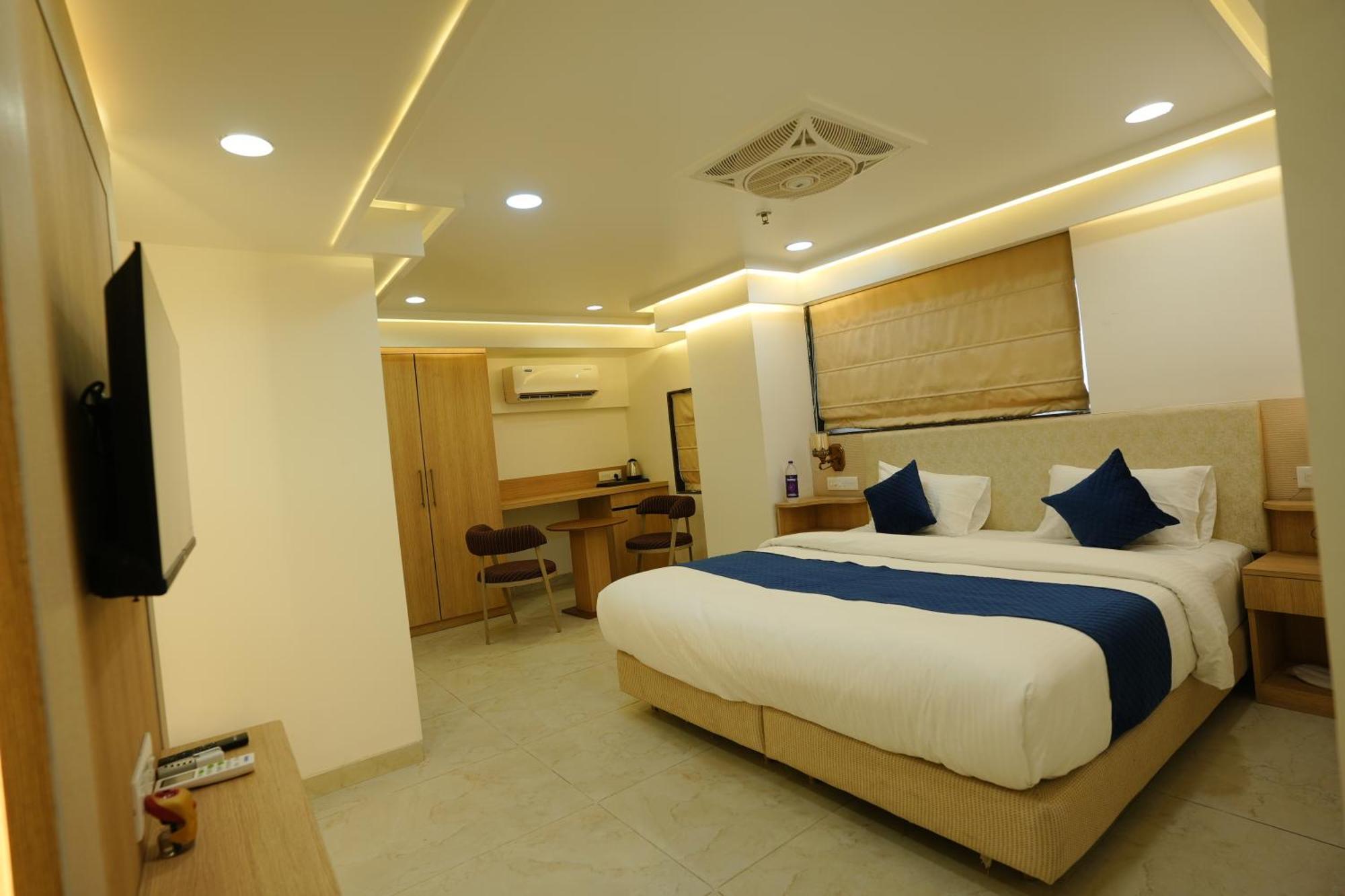 Hotel 6 Seasons, Koregoan Park, بونة المظهر الخارجي الصورة